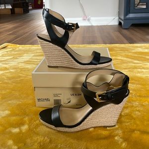 Michael Kors 6.5M “Kaylee” wedge espadrille sandal